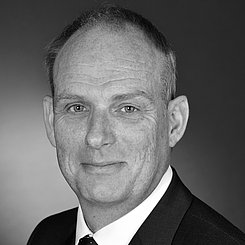  Hon.-Prof. Dr. jur. Ulrich Egger